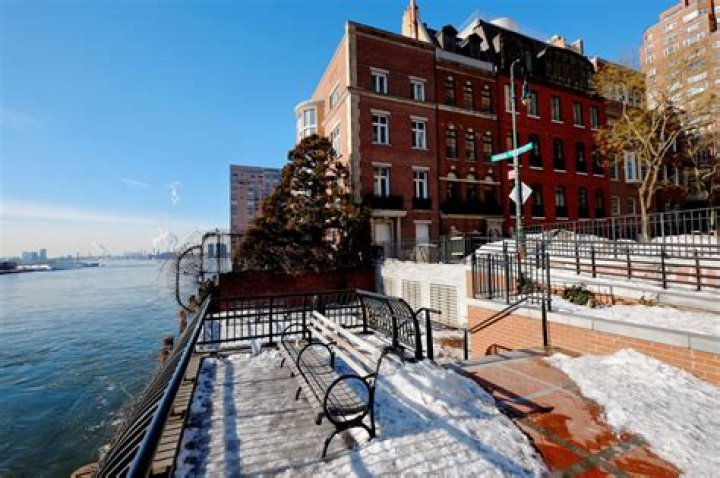3 Sutton Place east river