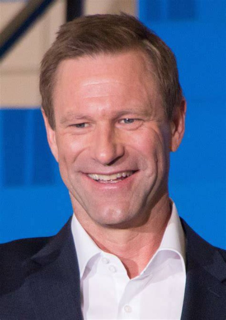 Aaron Eckhart as Thomas in Flour power