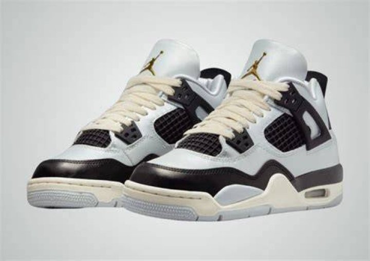 Air Jordan 4 GS "Hyper Violet" FQ1314151