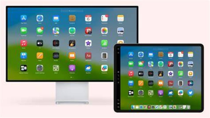 Apple Sidecar app showing different images