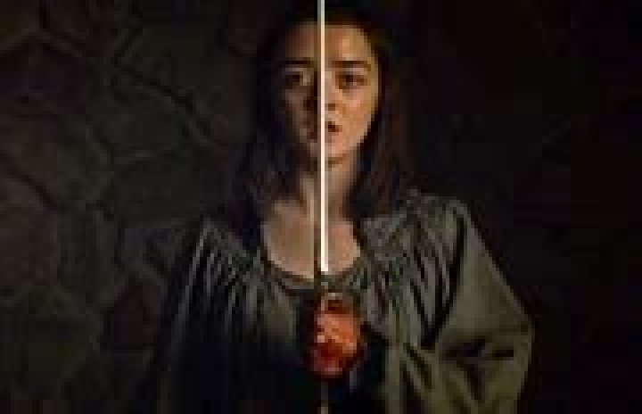 Arya and Needle before she kills the Waif