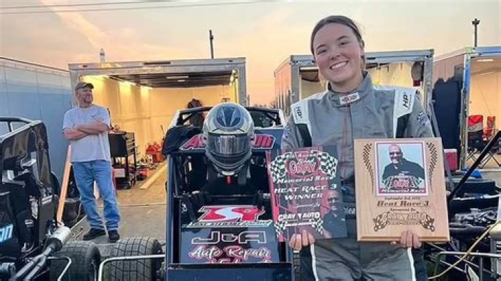 Ashlea Albertson, driver for Tony Stewart, killed in interstate highway