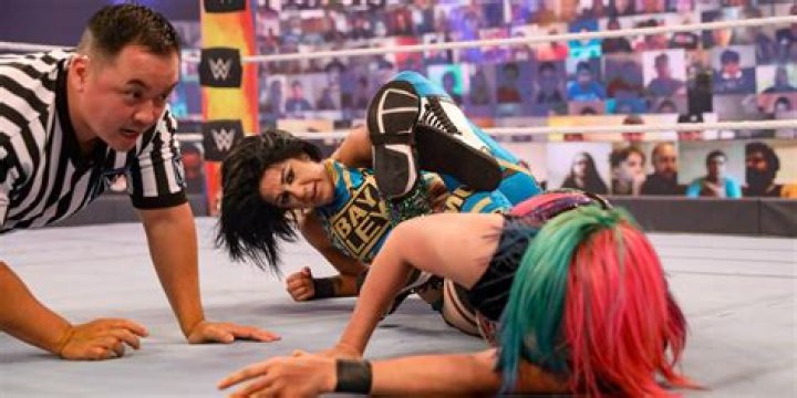 Asuka vs Bayley