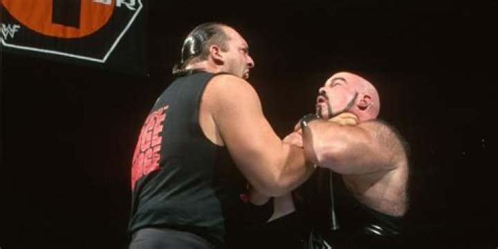 Big Show v Albert, Big Boss Man, Mideon and Viscera Survivor Series 1999