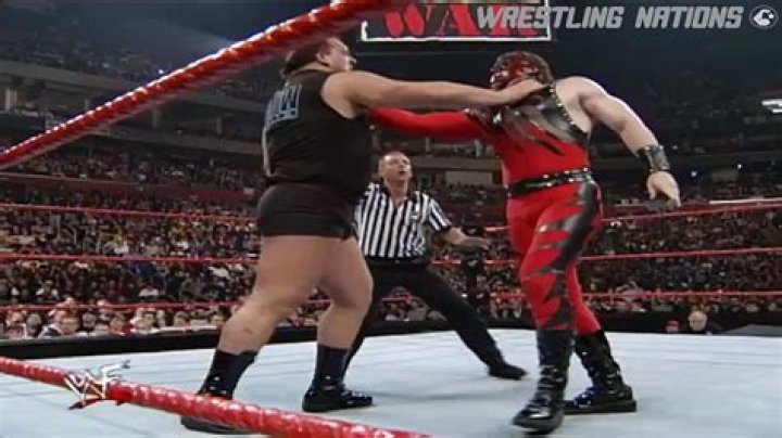 Big Show v Kane King of The Ring 1999 Cropped