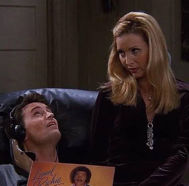 Chandler and Phoebe seduce each other in Friends.