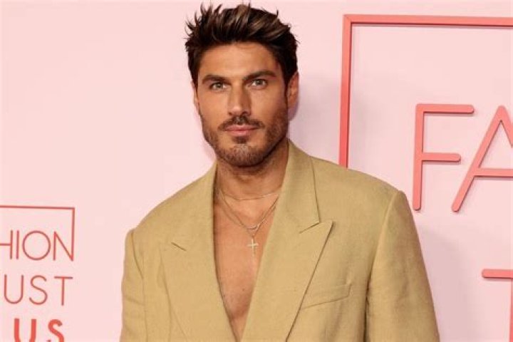 Chris Appleton Net Worth 2021, Salary, Age, Height, Weight, Bio, Career