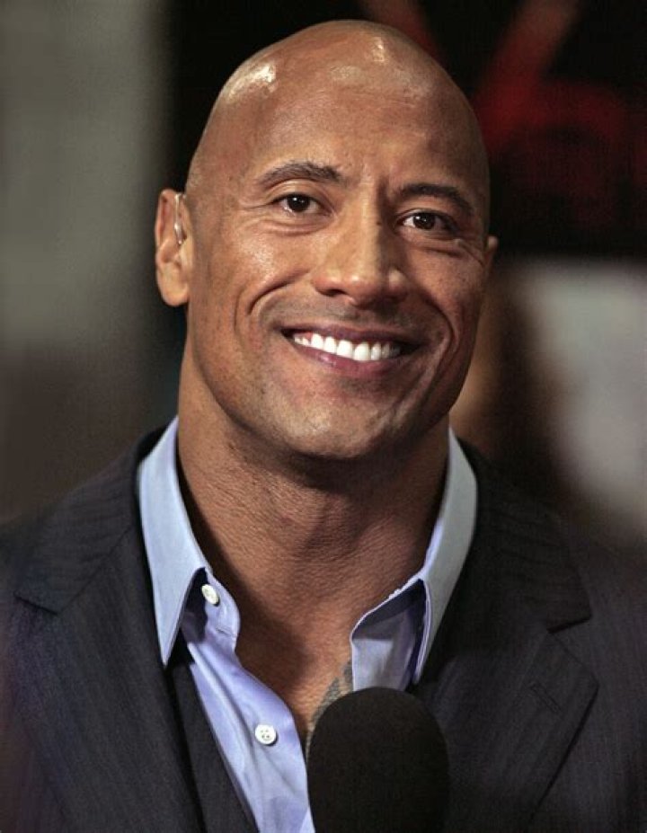 Dwayne Johnson origine ethnique, &acirc;ge, parents, fr&egrave;res et s&oelig;urs, &eacute;pouse