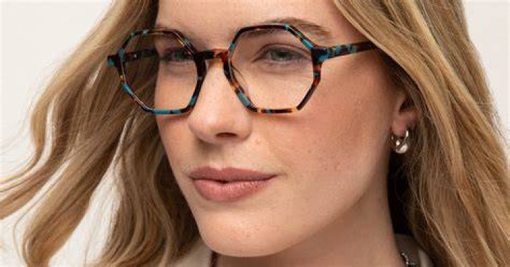 Geometric glasses