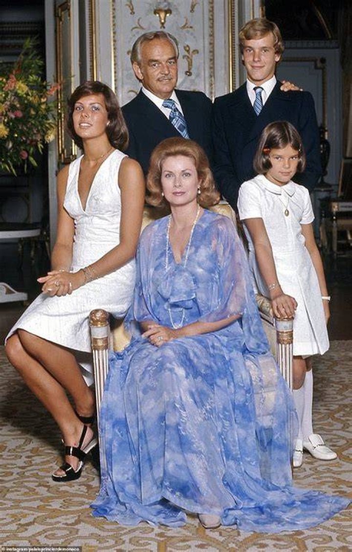 Grace with her children in The Others (2001)