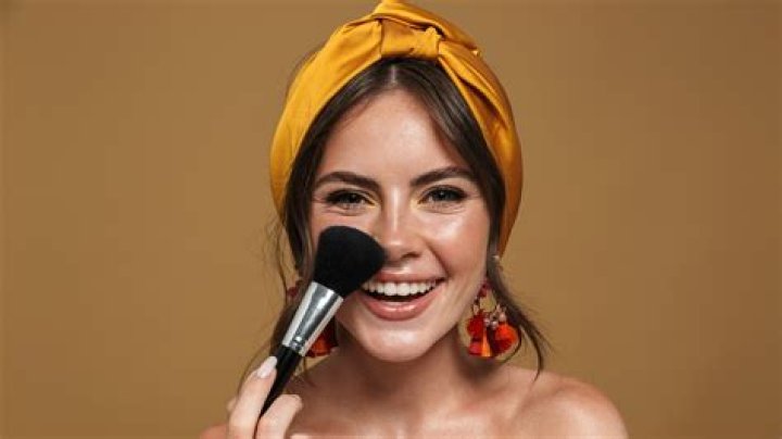 Here's A Surprising Substitute For Setting Powder