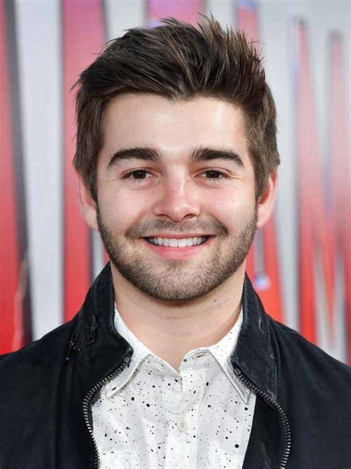Jack Griffo As Max Thunderman-1