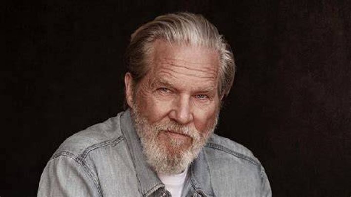 Jeff Bridges in The Old Man-2
