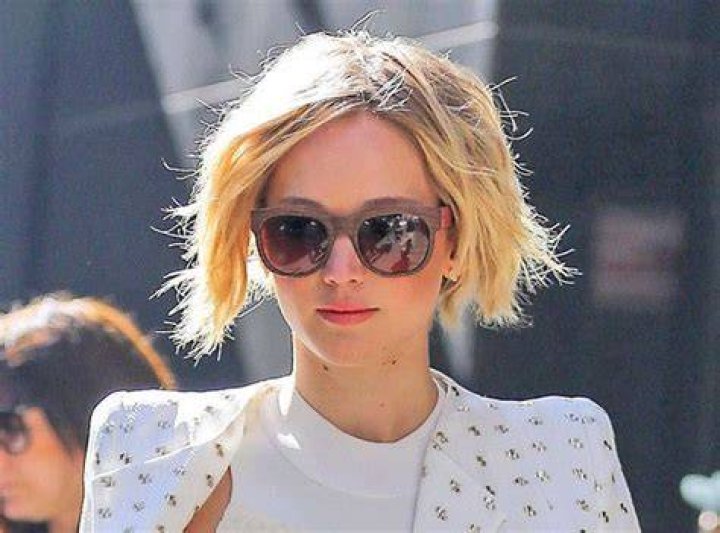 Jennifer Lawrence Grows Out Pixie Into Bob Hairstyle