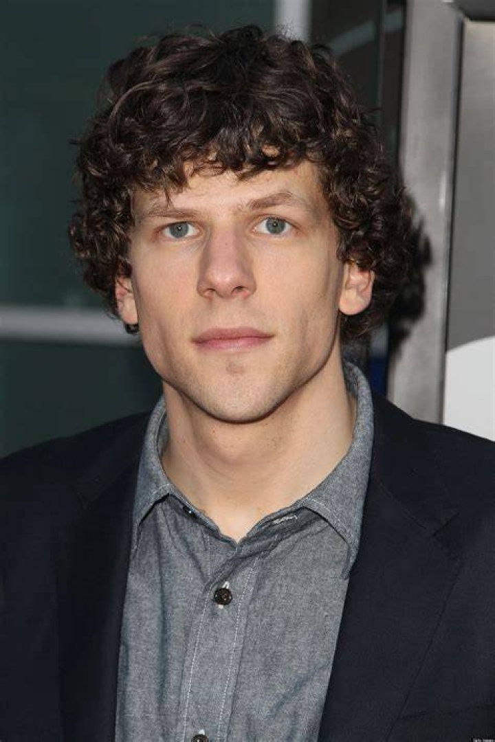 Jesse Eisenberg Wiki, Bio, Age, Net Worth, and Other Facts Facts Five