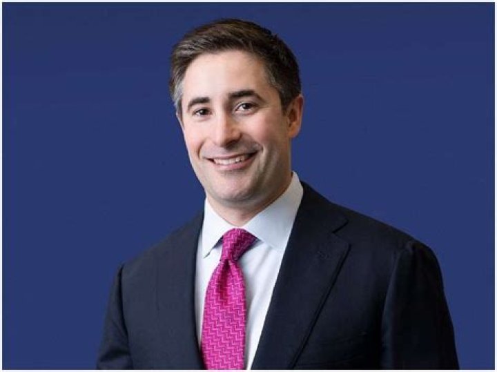 Jonathan Swan Image