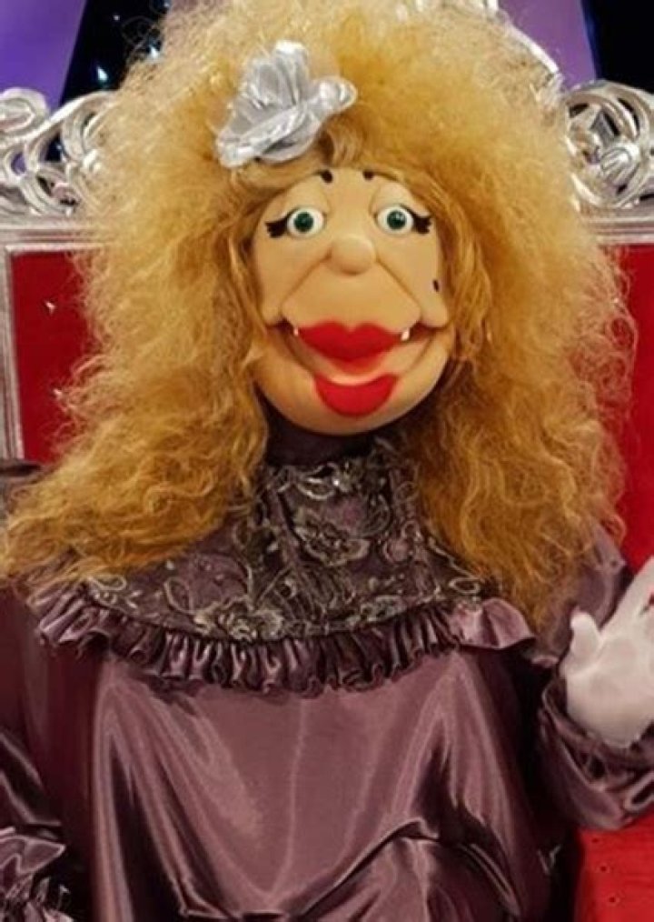 La Comay Fan Casting