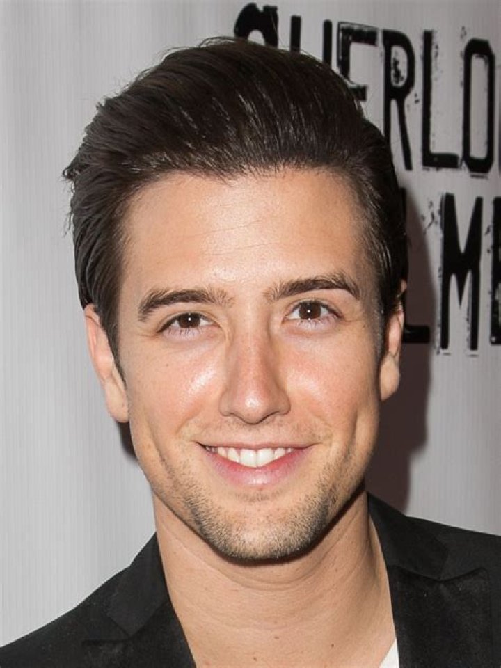 Logan Henderson singing