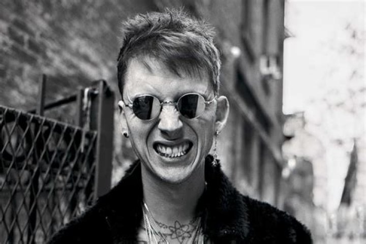 Machine Gun Kelly's childhood trauma Viacasinos