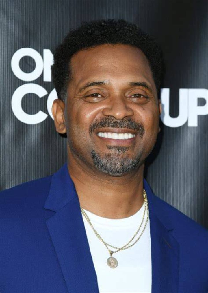 Mike Epps as Harry Wormwood in Matilda