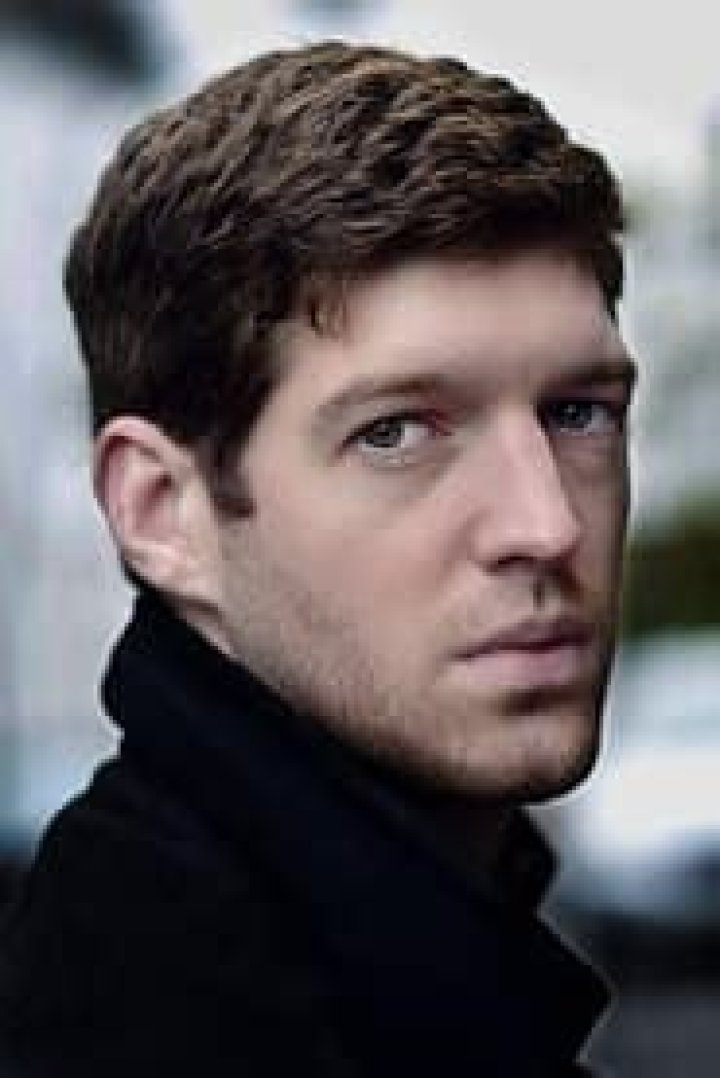 Omri Rose Fan Casting