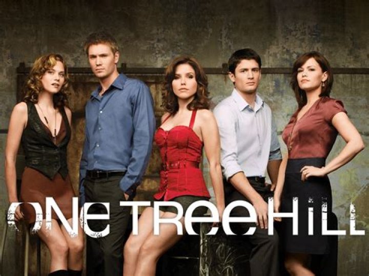 One Tree Hill With Tired Eyes Tired Minds Tired Souls We Slept S3E16