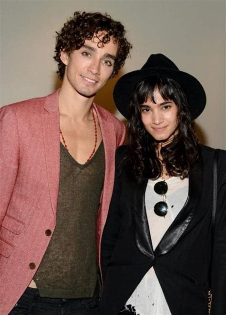 Robert Sheehan on girlfriend Sofia Boutella 'You're staring at five