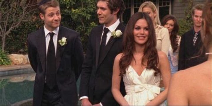 Ryan, Seth and Summer smiling on Seth and Summer's wedding day on The O.C.