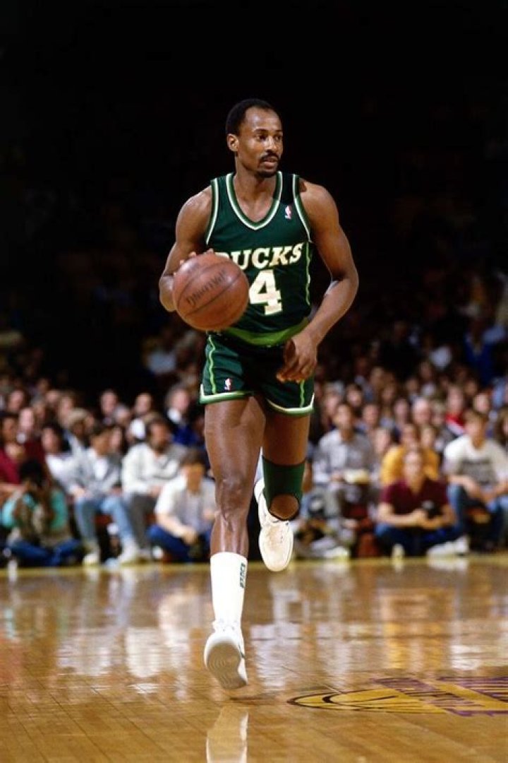 Sidney Moncrief Drafted in 1979 Bucks basketball, Nba legends, I love