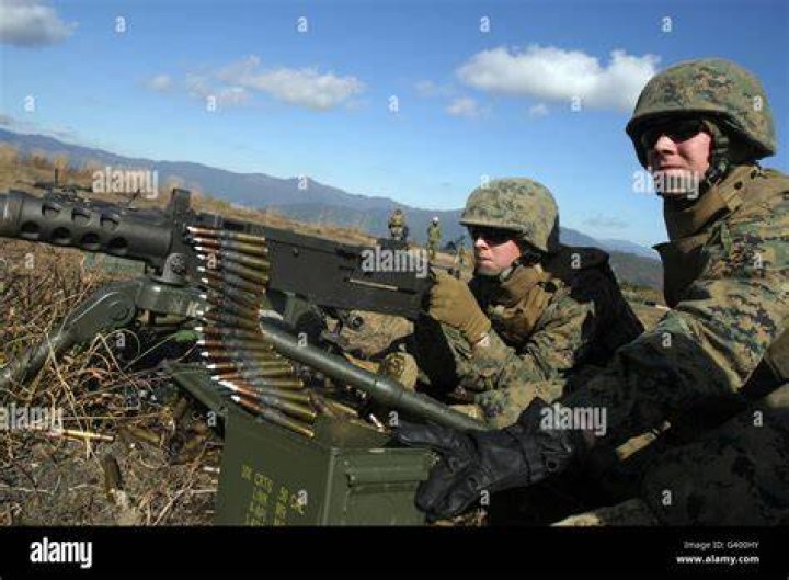 Soldier fires machine gun in Z1 Battle Royale