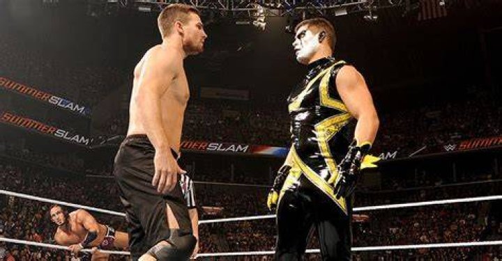 Stephen Amell competes at WWE SummerSlam