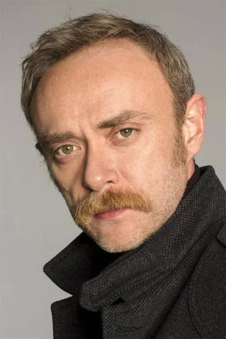 Tansu Biçer Fan Casting