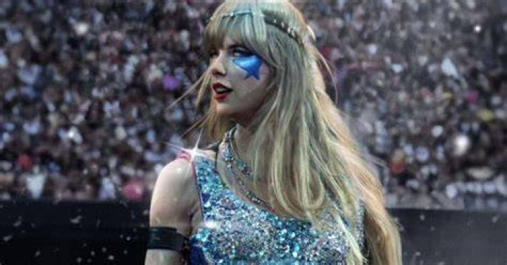 Taylor Swift with Dazzler in Marvel Comics