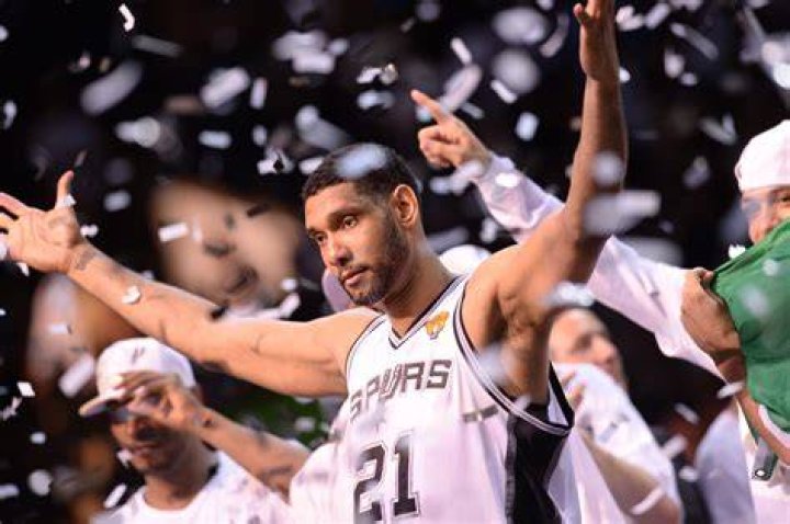 Tim Duncan High-Five