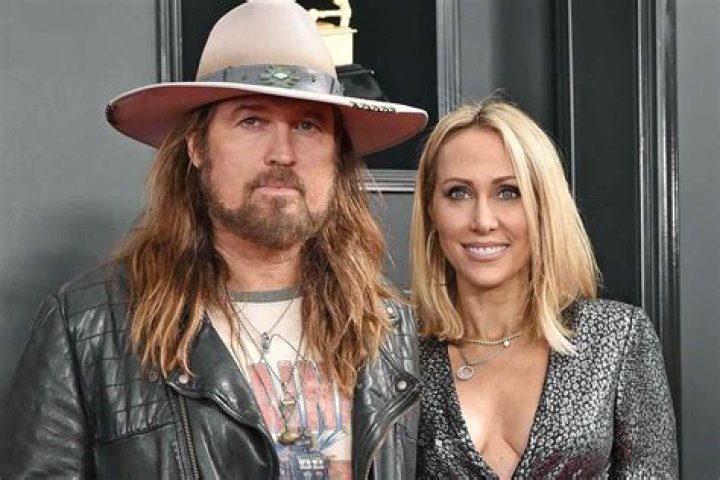 Tish Cyrus with Billy Ray and Miley