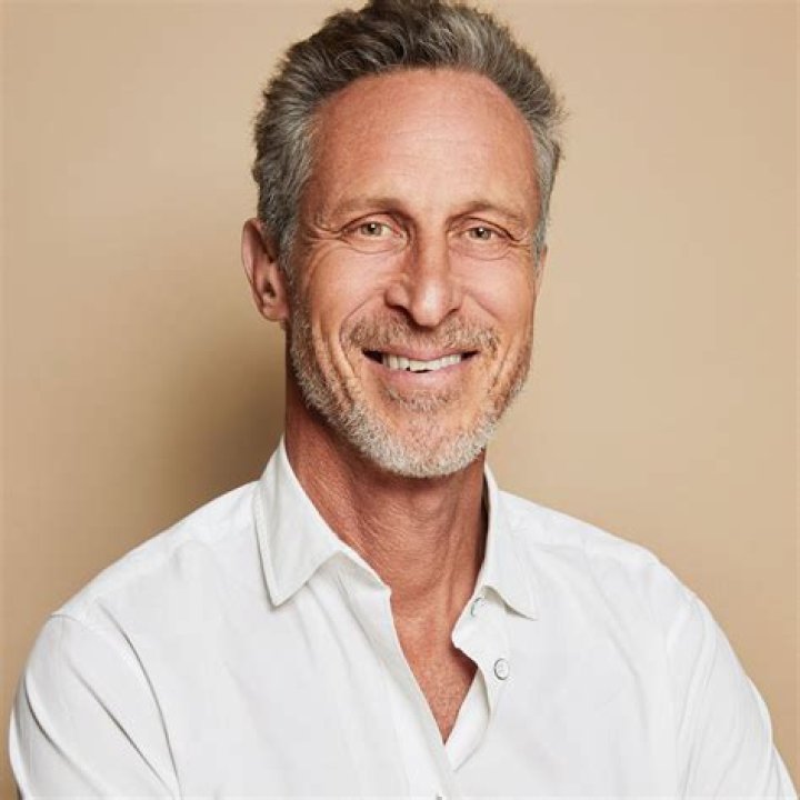 Who is Mark Hyman's wife? What you should know about Mia Lux Tuko.co.ke
