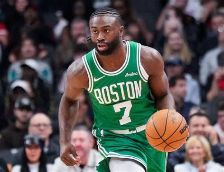 Why Does Jaylen Brown Wear a Mask? 2 Why Does Jaylen Brown Have a Face Mask?