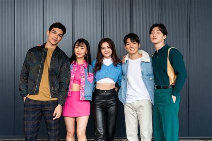 XO Kitty first look cast photo Anna Cathcart